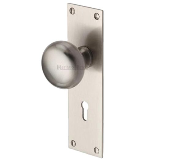Heritage Brass Balmoral Low Profile Door Knobs On Backplate, Satin Nickel (sold in pairs)