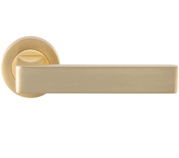 Sasso Door Handles On Round Rose, Satin Brass (sold in pairs)