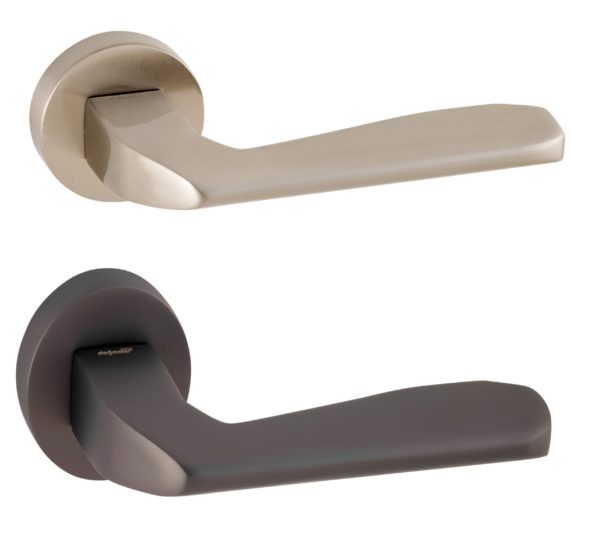 FALCON Door Handle Lever on round rose