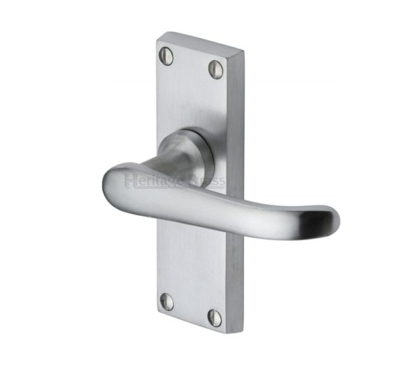 Heritage Brass Windsor Short Satin Chrome Door Handles (sold in pairs)