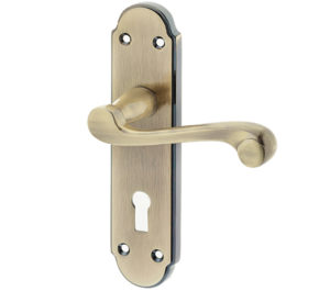 Marlow Suite Door Handles On Backplate, Antique Brass - JV270AB (sold in pairs)