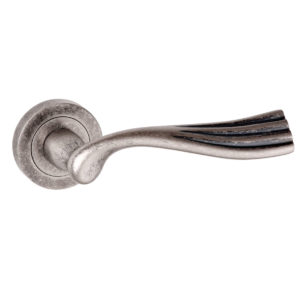 Old English Richmond Lever Door Handle on Round Rose - Distressed Silver