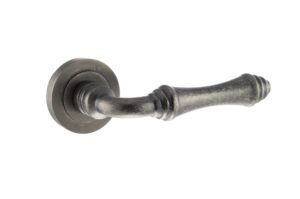 Old English Durham Lever Door Handle on Round Rose - Distressed Silver