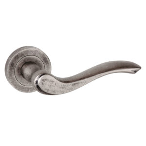 Old English Warwick Lever Door Handle on Round Rose - Distressed Silver