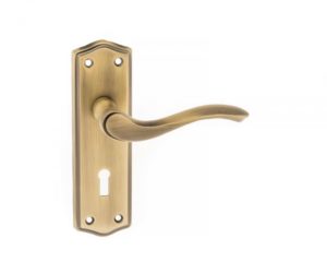 Atlantic Warwick Old English Door Handles On Backplate, Antique Brass - OE178AB (sold in pairs)