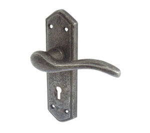 Wentworth Door Handles On Backplate, Pewter (Sold In Pairs)