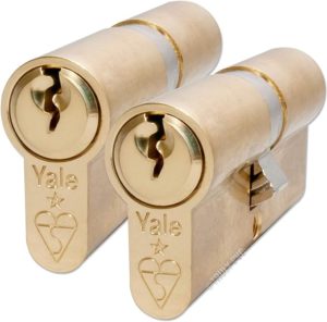 Yale KM3030-PB-KA Euro Double 1 Star Kitemarked Cylinder, 3 Keys Supplied, High Security, Boxed, Suitable for All Door Types, Brass Finish, 30:10:30 (70 mm), Pack of 2